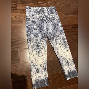 Onzie cropped leggings